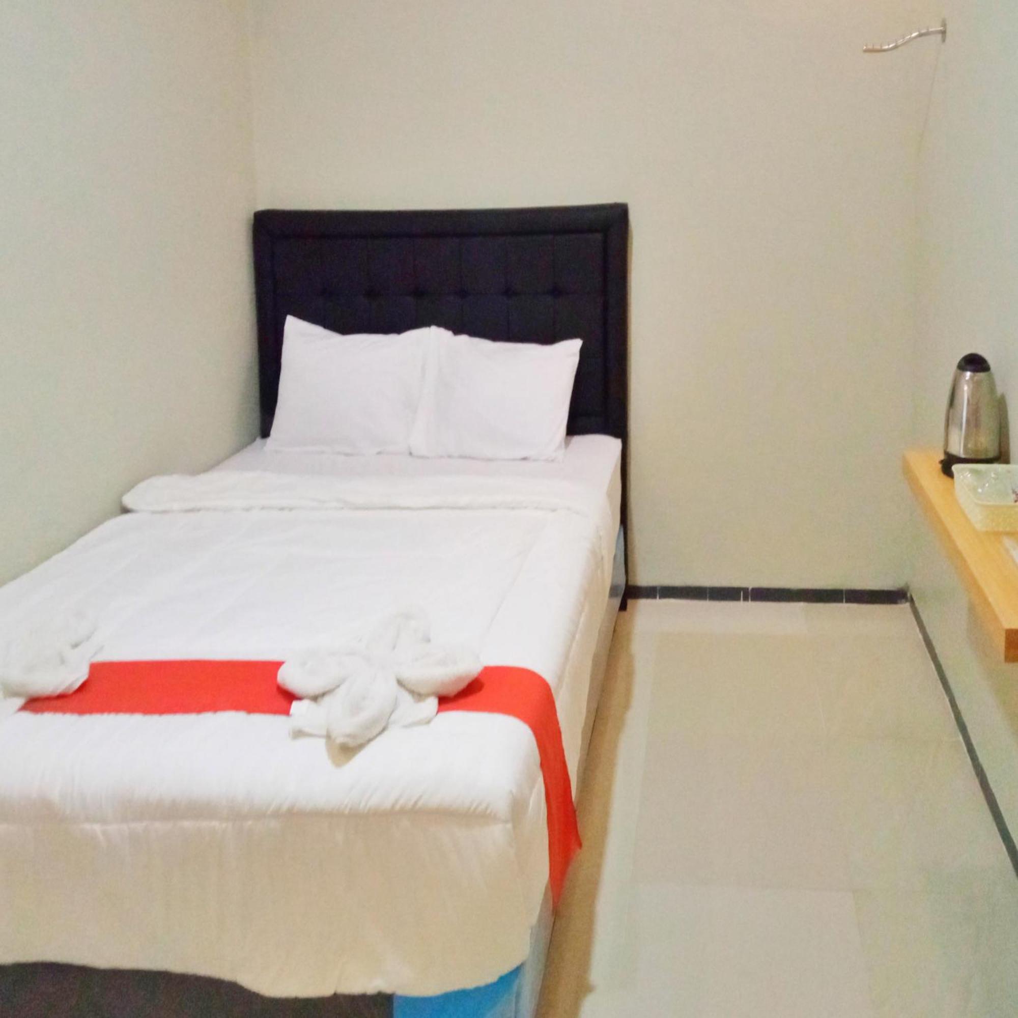 Rifal Inn Mitra Reddoorz 테갈 외부 사진